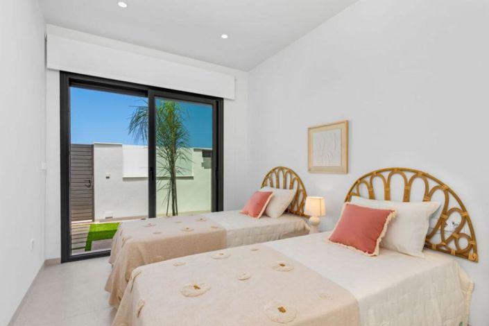 Image No.18-3 Bed Villa for sale