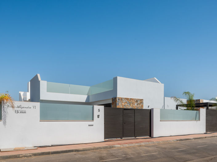 Image No.16-3 Bed Townhouse for sale