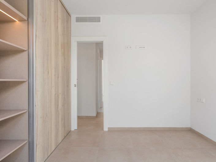 Image No.17-3 Bed Townhouse for sale