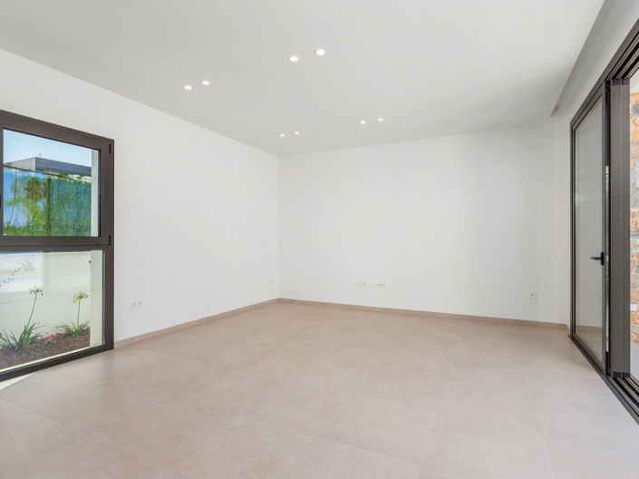 Image No.27-3 Bed Townhouse for sale