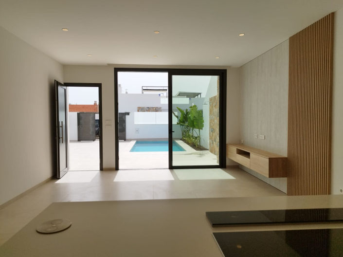 Image No.44-3 Bed Townhouse for sale