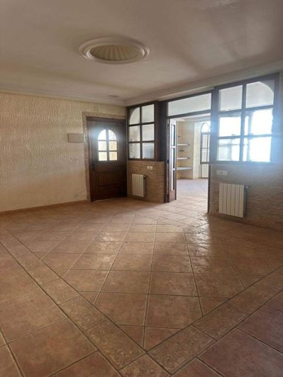Image No.18-8 Bed Villa for sale