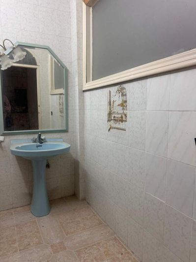 Image No.9-8 Bed Villa for sale