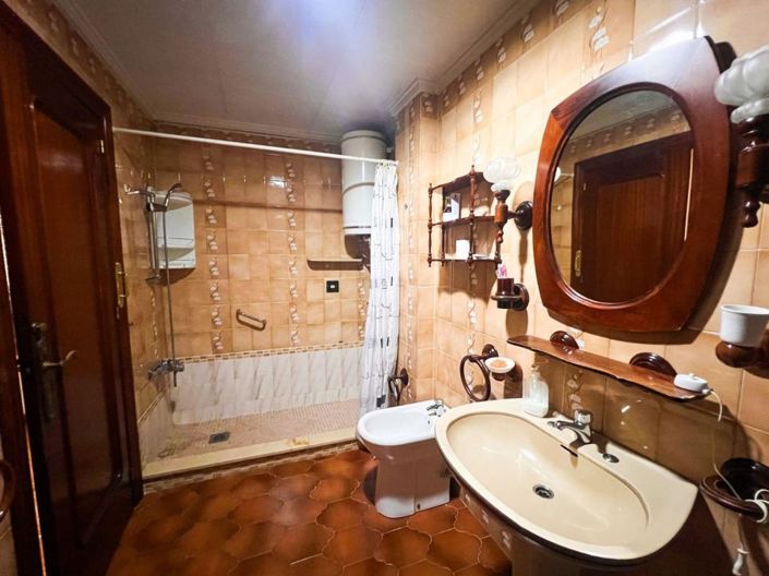 Image No.29-5 Bed Villa for sale