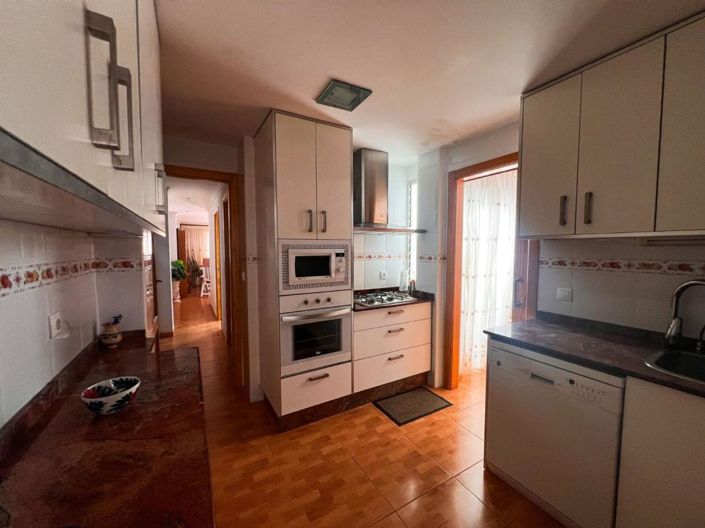 Image No.18-3 Bed Apartment for sale