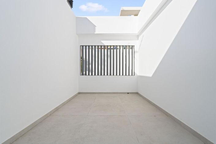 Image No.9-3 Bed Villa for sale