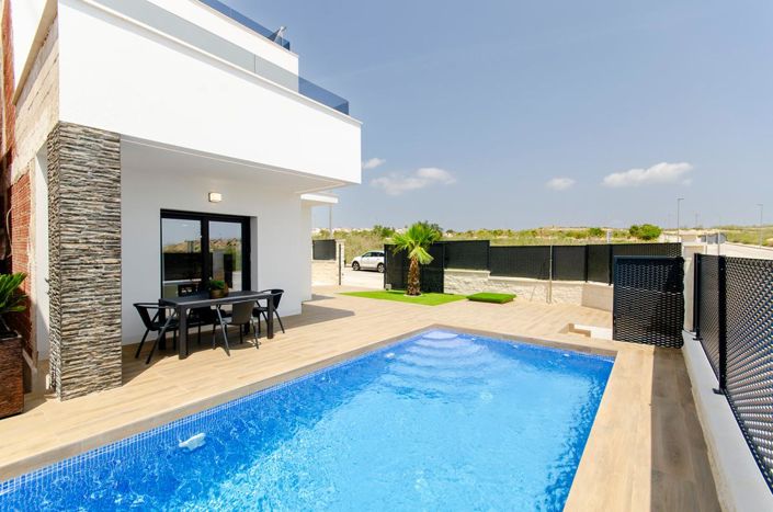 Image No.27-3 Bed Townhouse for sale