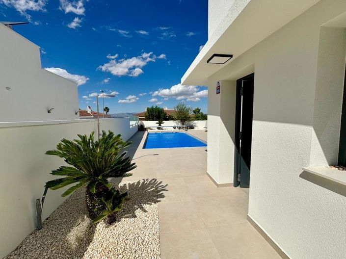 Image No.29-3 Bed Villa for sale