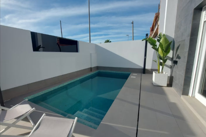 Image No.4-2 Bed Villa for sale