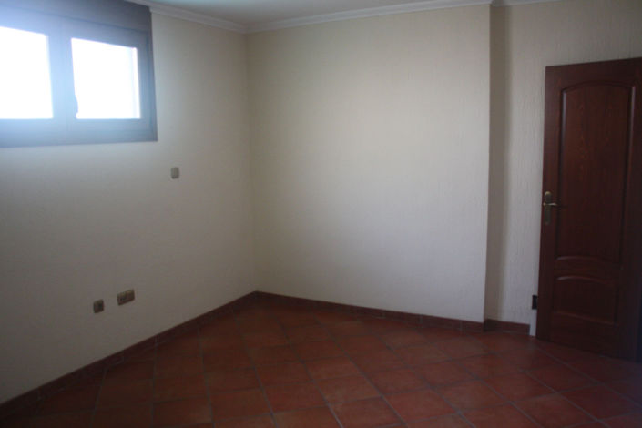 Image No.7-2 Bed Townhouse for sale