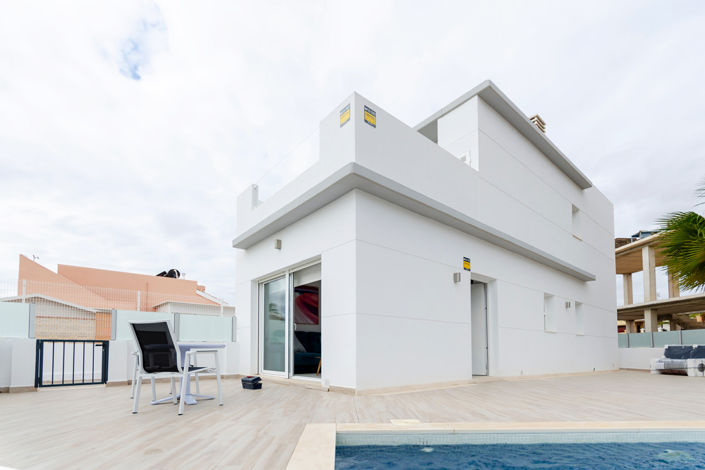 Image No.3-3 Bed Villa for sale