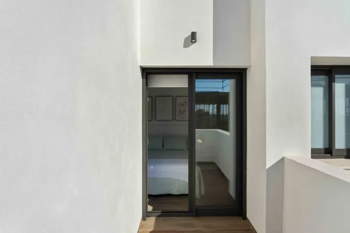Image No.40-3 Bed Villa for sale