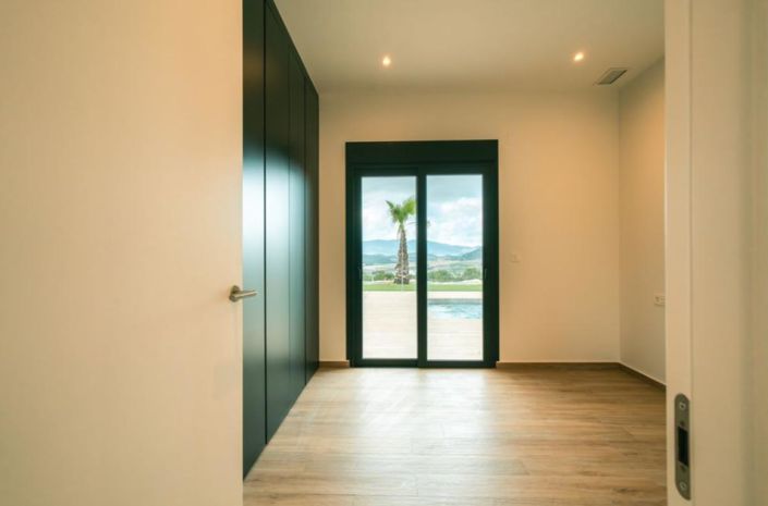 Image No.7-3 Bed Villa for sale