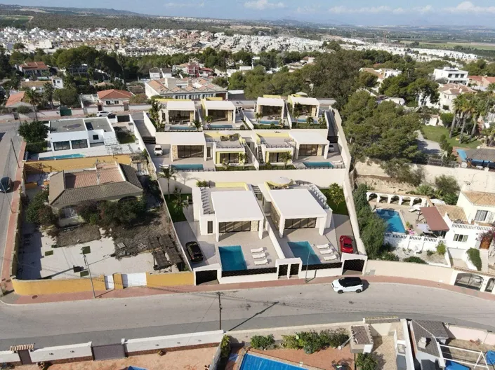 Image No.3-3 Bed Villa for sale