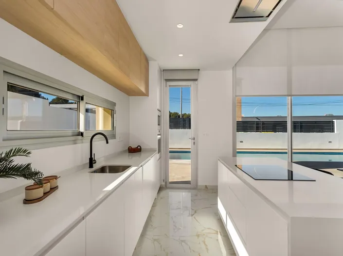 Image No.27-3 Bed Villa for sale