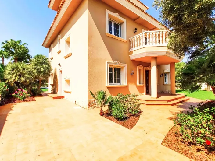 Image No.11-6 Bed Villa for sale