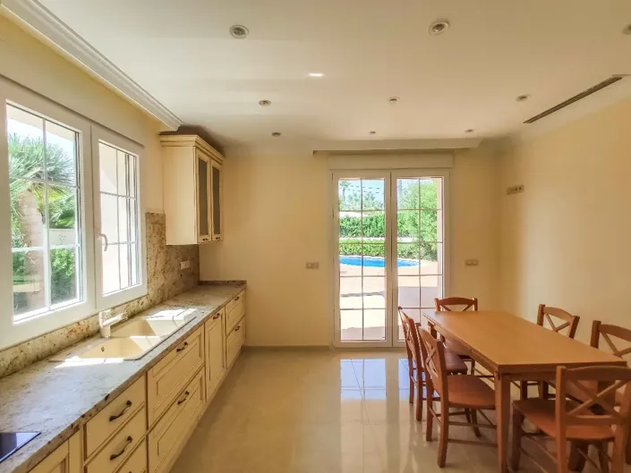 Image No.14-6 Bed Villa for sale