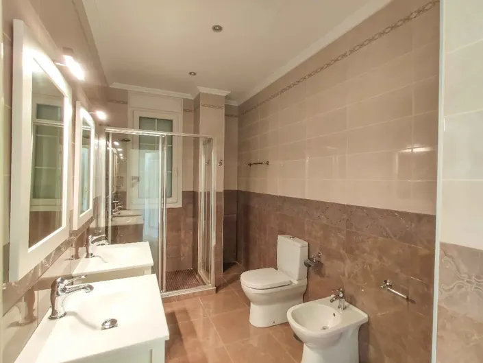 Image No.15-6 Bed Villa for sale