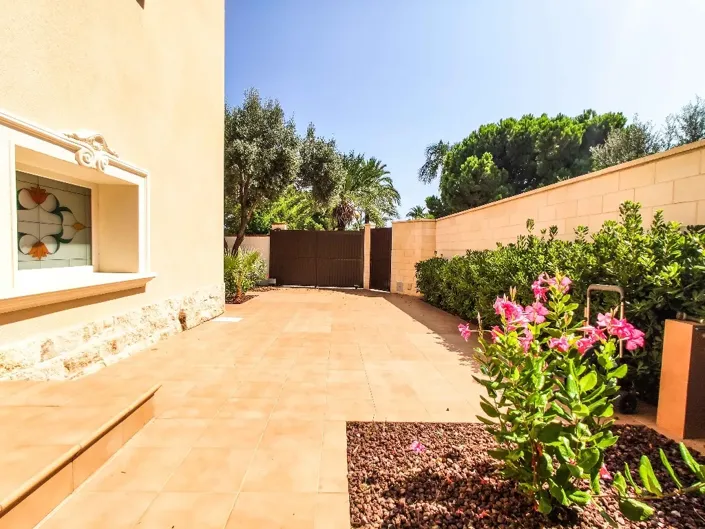 Image No.16-6 Bed Villa for sale