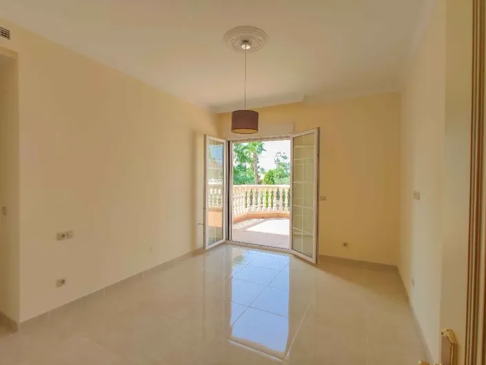 Image No.19-6 Bed Villa for sale