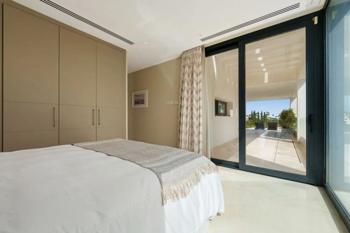 Image No.18-5 Bed Villa for sale