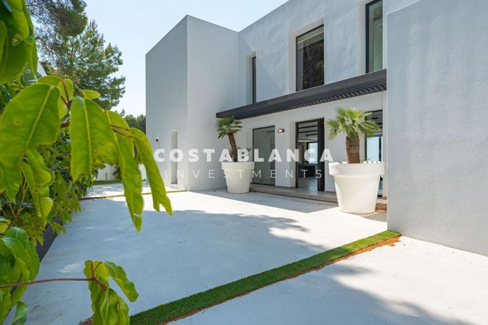 Image No.21-4 Bed Villa for sale