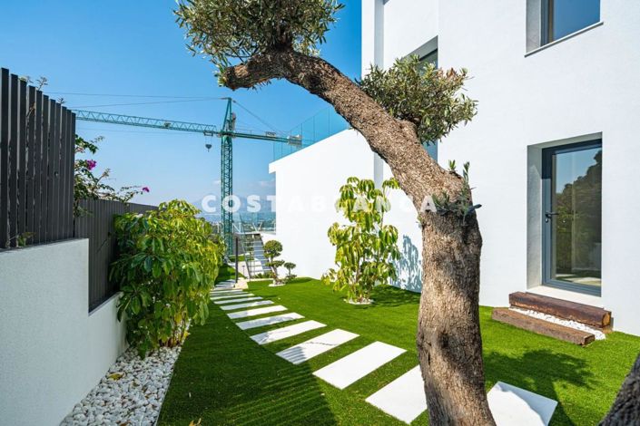 Image No.23-4 Bed Villa for sale