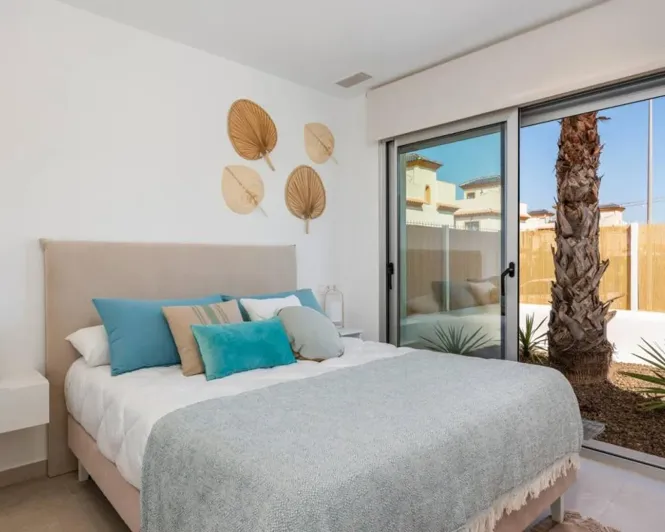 Image No.17-3 Bed Apartment for sale