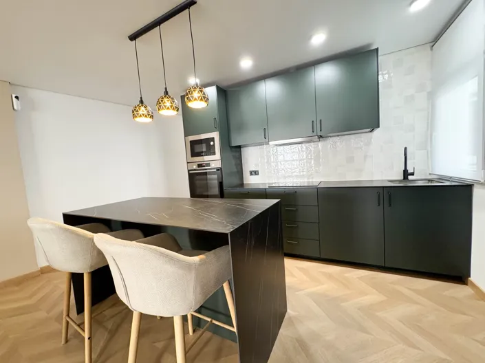 Image No.28-3 Bed Apartment for sale