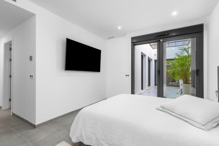 Image No.20-4 Bed House/Villa for sale