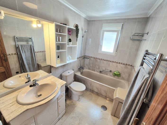 Image No.17-5 Bed House/Villa for sale