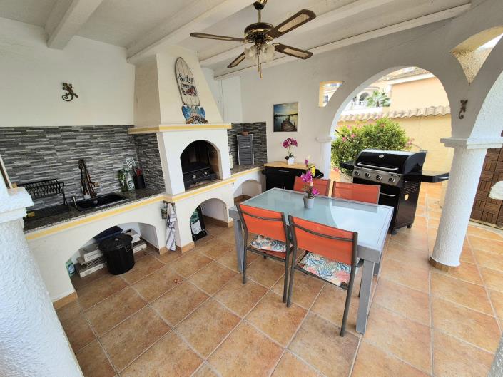 Image No.4-5 Bed Villa / Detached for sale