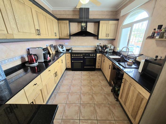 Image No.13-5 Bed Villa / Detached for sale