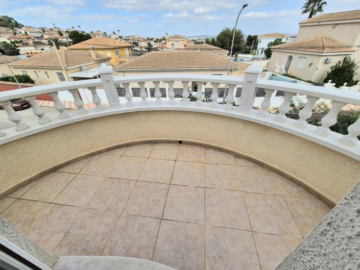 Image No.24-5 Bed Villa / Detached for sale