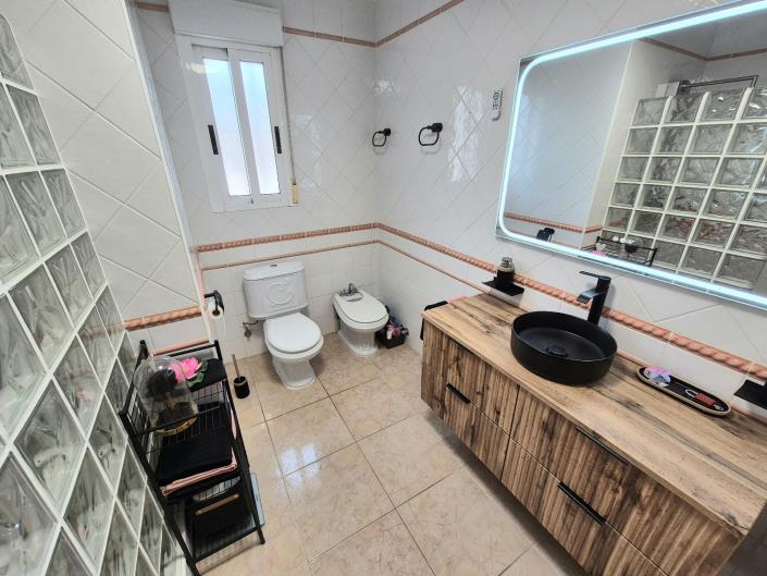 Image No.26-5 Bed Villa / Detached for sale