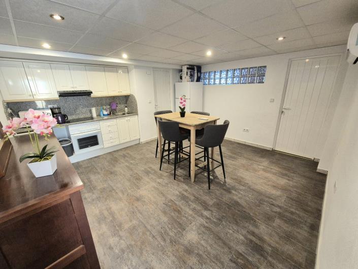 Image No.29-5 Bed Villa / Detached for sale