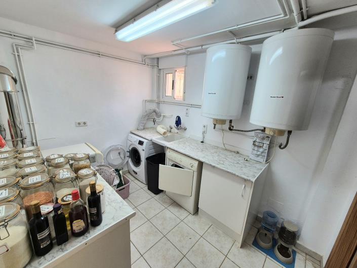 Image No.39-5 Bed Villa / Detached for sale