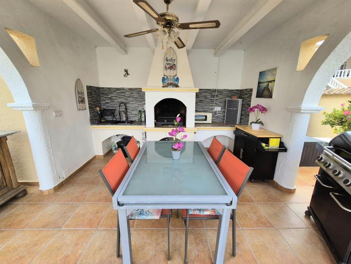 Image No.48-5 Bed Villa / Detached for sale