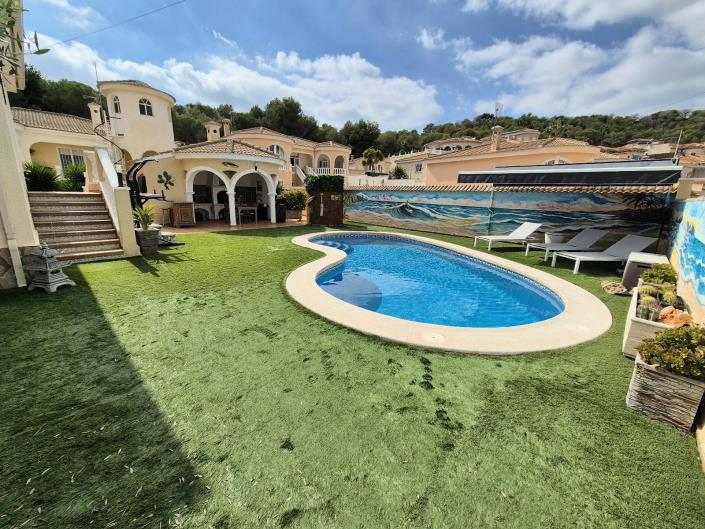 Image No.50-5 Bed Villa / Detached for sale