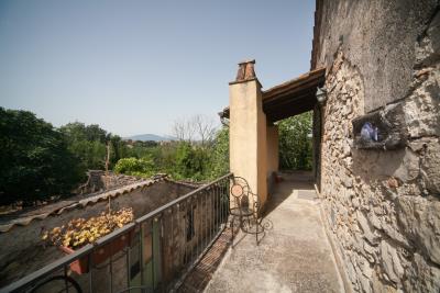 Casa-Tobia-View-to-door-top-floor