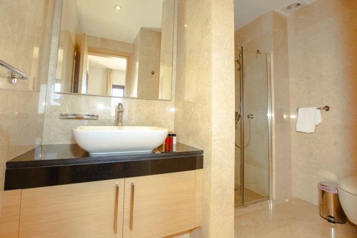 Image No.1-3 Bed Villa / Detached for sale