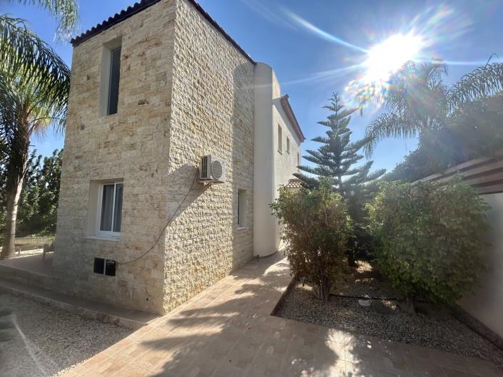 Image No.40-Villa / Détaché de 4 chambres à vendre à Peyia