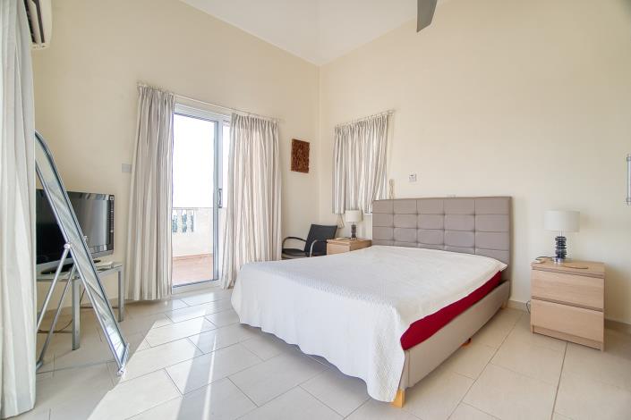 Image No.8-Villa / Détaché de 4 chambres à vendre à Peyia