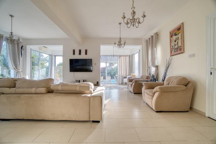 Image No.20-Villa / Détaché de 4 chambres à vendre à Peyia