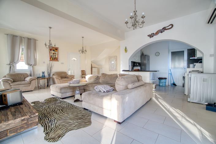 Image No.24-Villa / Détaché de 4 chambres à vendre à Peyia