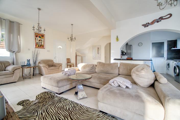 Image No.25-Villa / Détaché de 4 chambres à vendre à Peyia