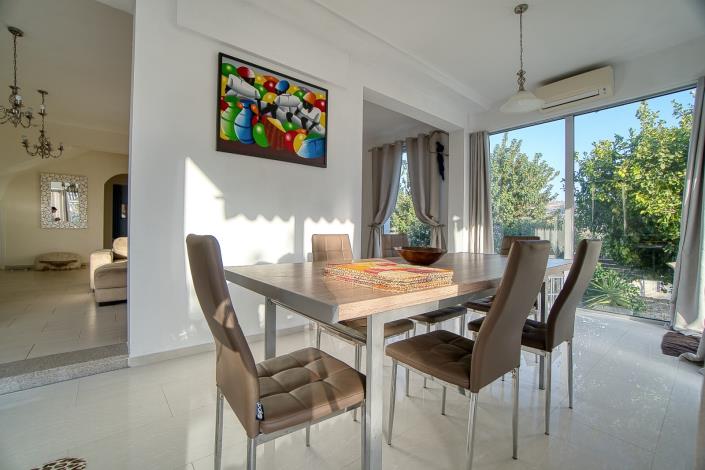 Image No.31-Villa / Détaché de 4 chambres à vendre à Peyia