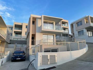 Villa / Détaché de 4 chambres à vendre à Chlorakas