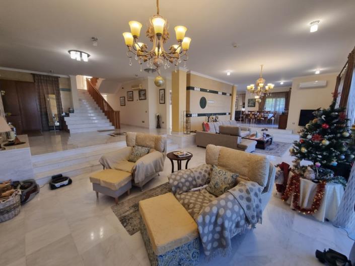 Image No.5-Villa / Détaché de 5 chambres à vendre à Konia