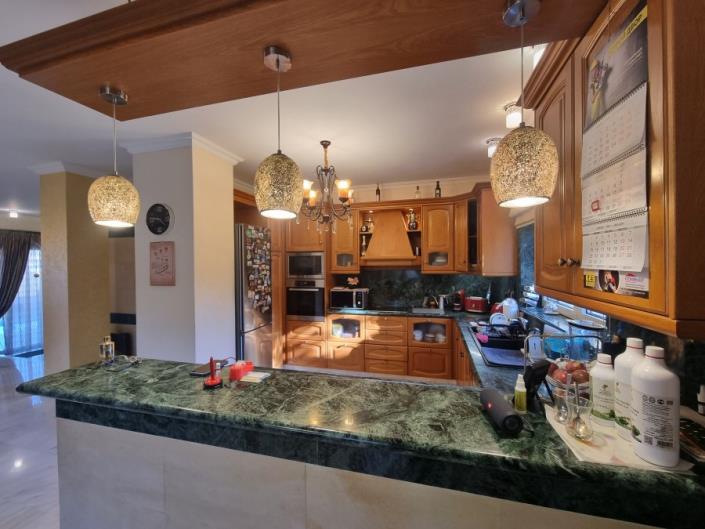 Image No.12-Villa / Détaché de 5 chambres à vendre à Konia